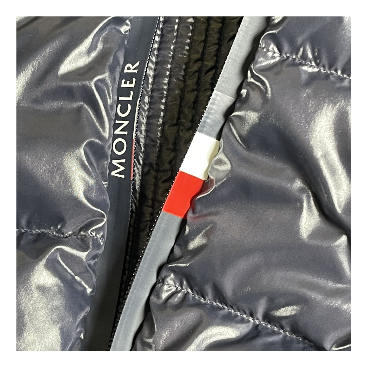 Moncler Glossy Logo-Zip Hooded Puffer Jacket in Navy