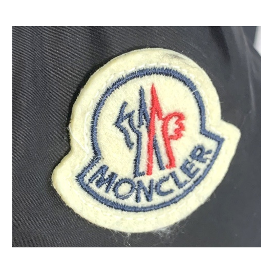 Moncler Cinched-Waist Fur-Trim Hooded Puffer Jacket in Black