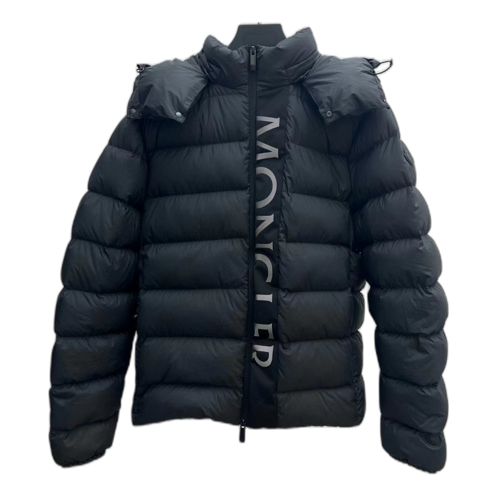 Moncler Vertical-Logo Snap-Front Puffer Jacket in Black