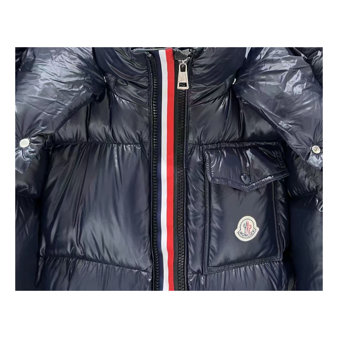 Moncler Montbeliard Hooded Puffer Jacket in Navy