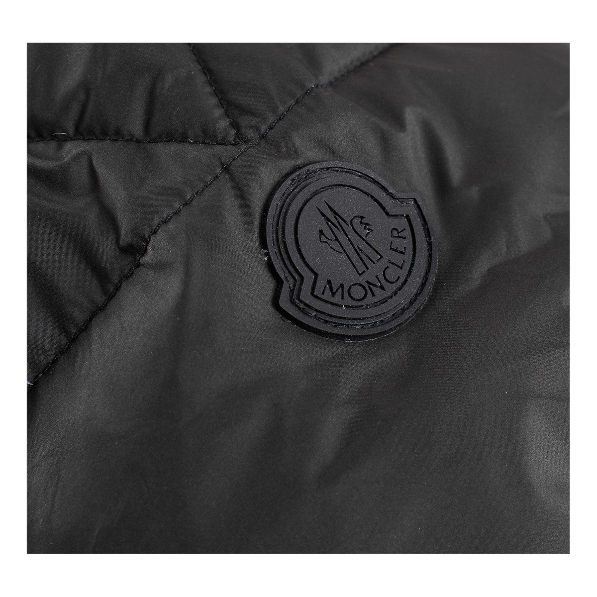Moncler Contrast-Lined Logo-Hood Puffer Jacket in Black