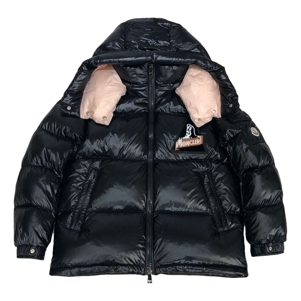 Moncler Mountain-Badge Glossy Short Puffer Jacket in Black